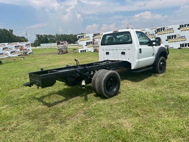 Image of Ford F-550 equipment image 4