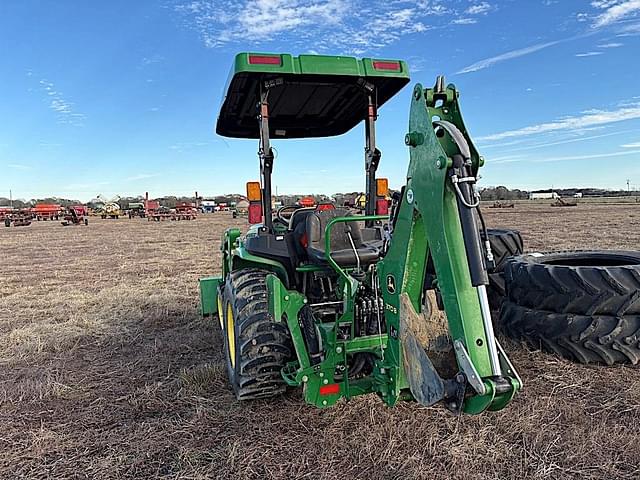 Image of John Deere 3038E equipment image 4