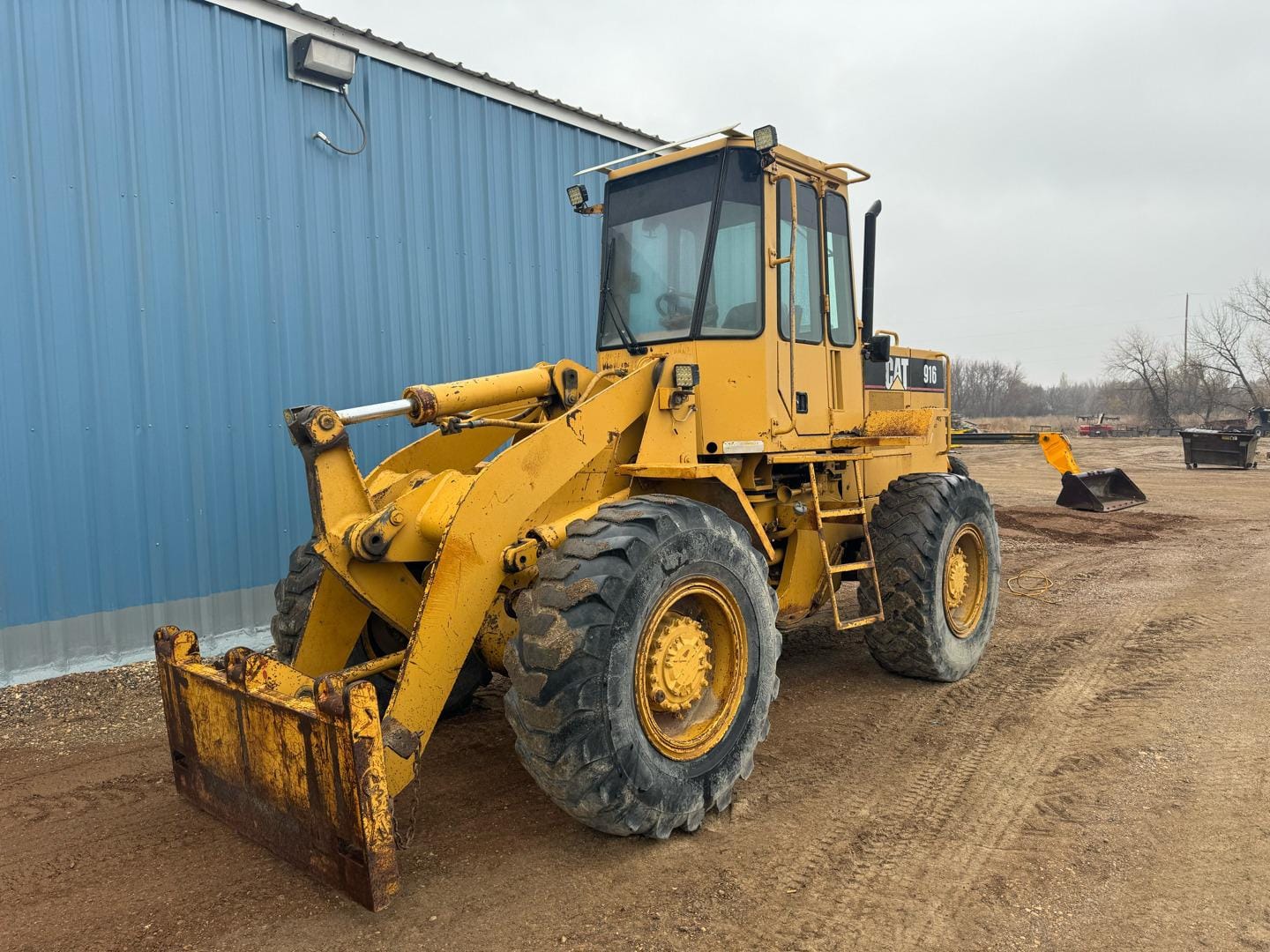 Main image Caterpillar 916