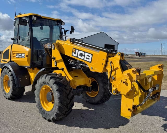 Image of JCB TM220 equipment image 1