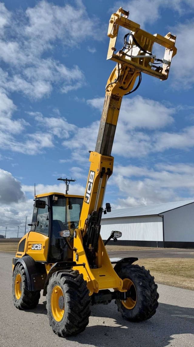 Image of JCB TM220 equipment image 3