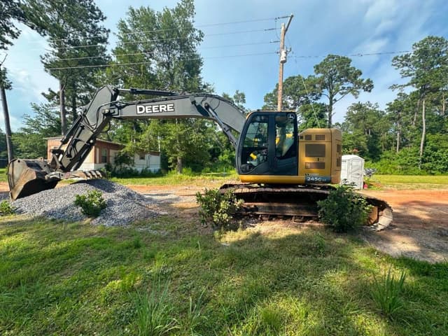 Image of John Deere 245G LC equipment image 4