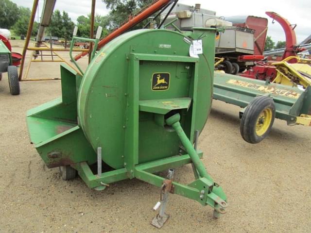 Image of John Deere 6500 equipment image 1