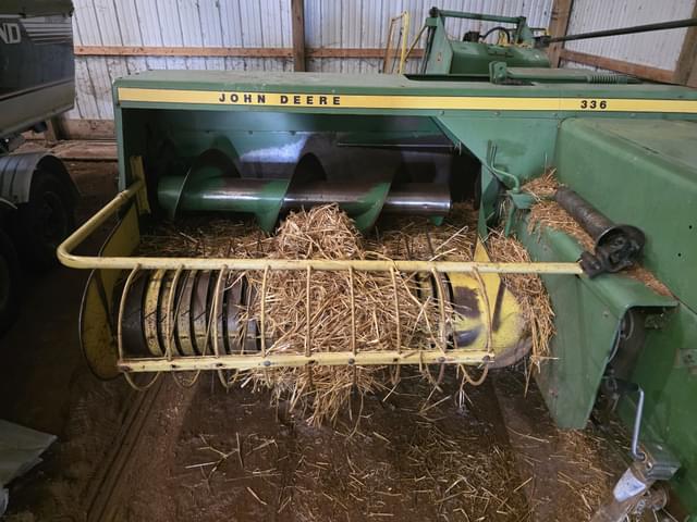 Image of John Deere 336 equipment image 4