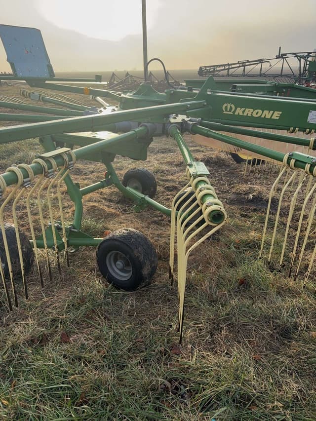 Image of Krone Swadro 42T equipment image 3