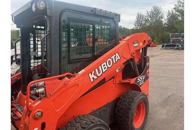 Image of Kubota SSV65 equipment image 2