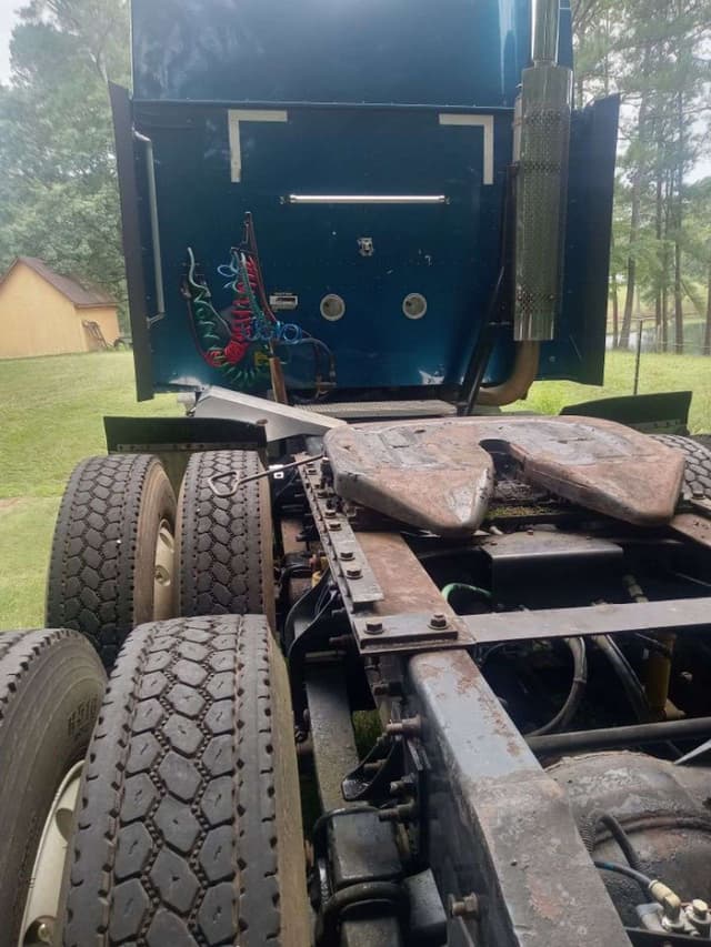 Image of International 9400 equipment image 1