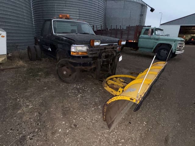 Image of Ford F-350 equipment image 1