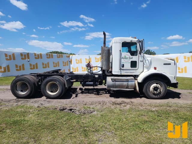 Image of Kenworth T8 equipment image 3