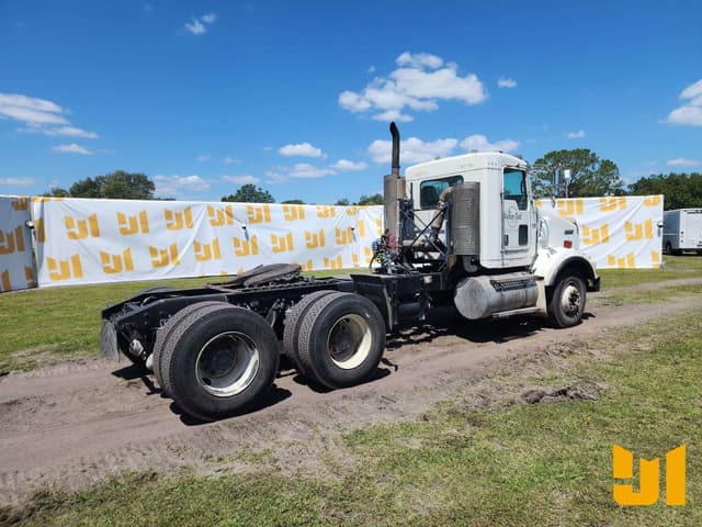 Image of Kenworth T8 equipment image 4
