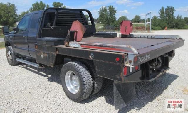 Image of Ford F-350 equipment image 2