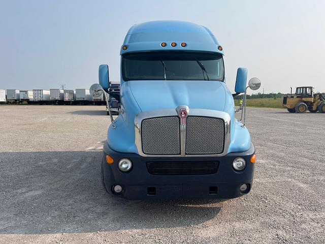 Image of Kenworth T2000 equipment image 1
