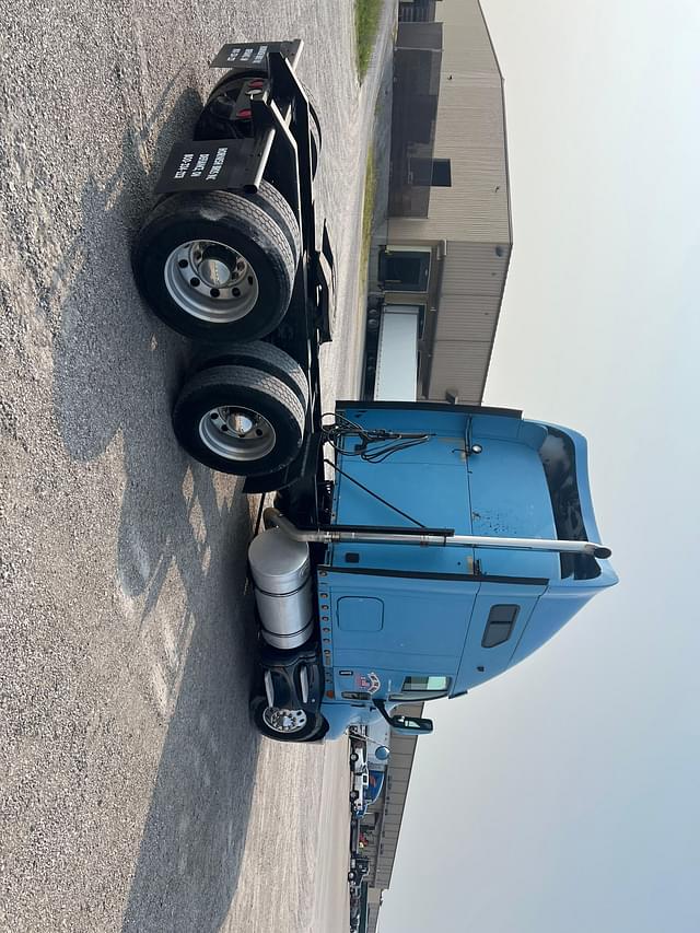 Image of Kenworth T2000 equipment image 4