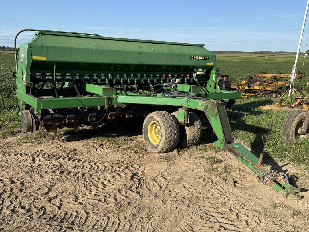 Image of John Deere 1560 Primary image