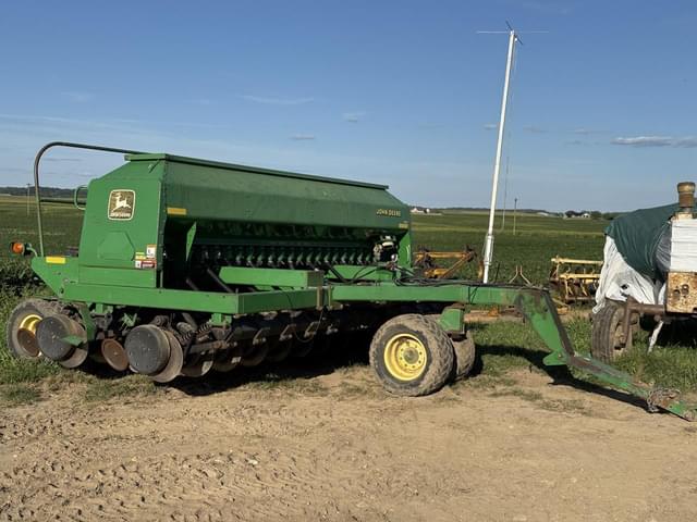 Image of John Deere 1560 equipment image 1