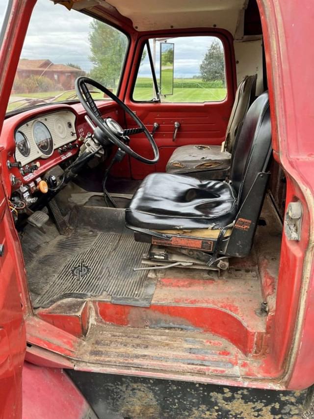Image of Ford LN750 equipment image 3