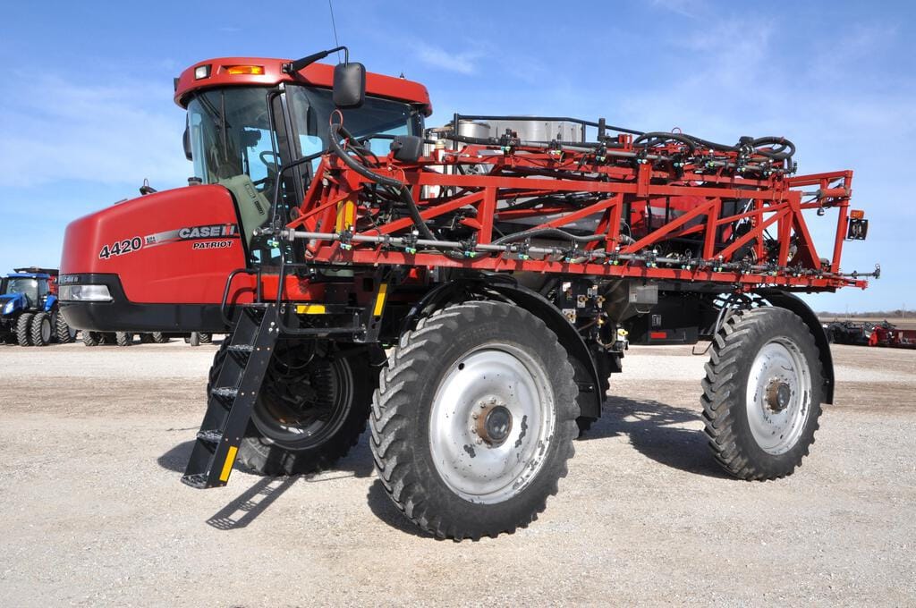 Main image Case IH Patriot 4420