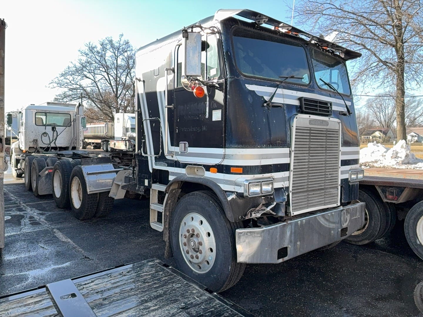 1984 Freightliner COE Equipment Image0