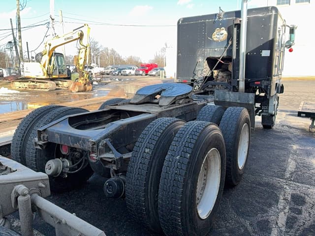 Image of Freightliner COE equipment image 1