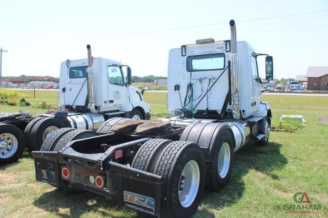 Image of Volvo VNL equipment image 1