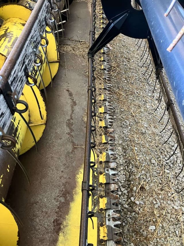 Image of New Holland TR75 equipment image 3