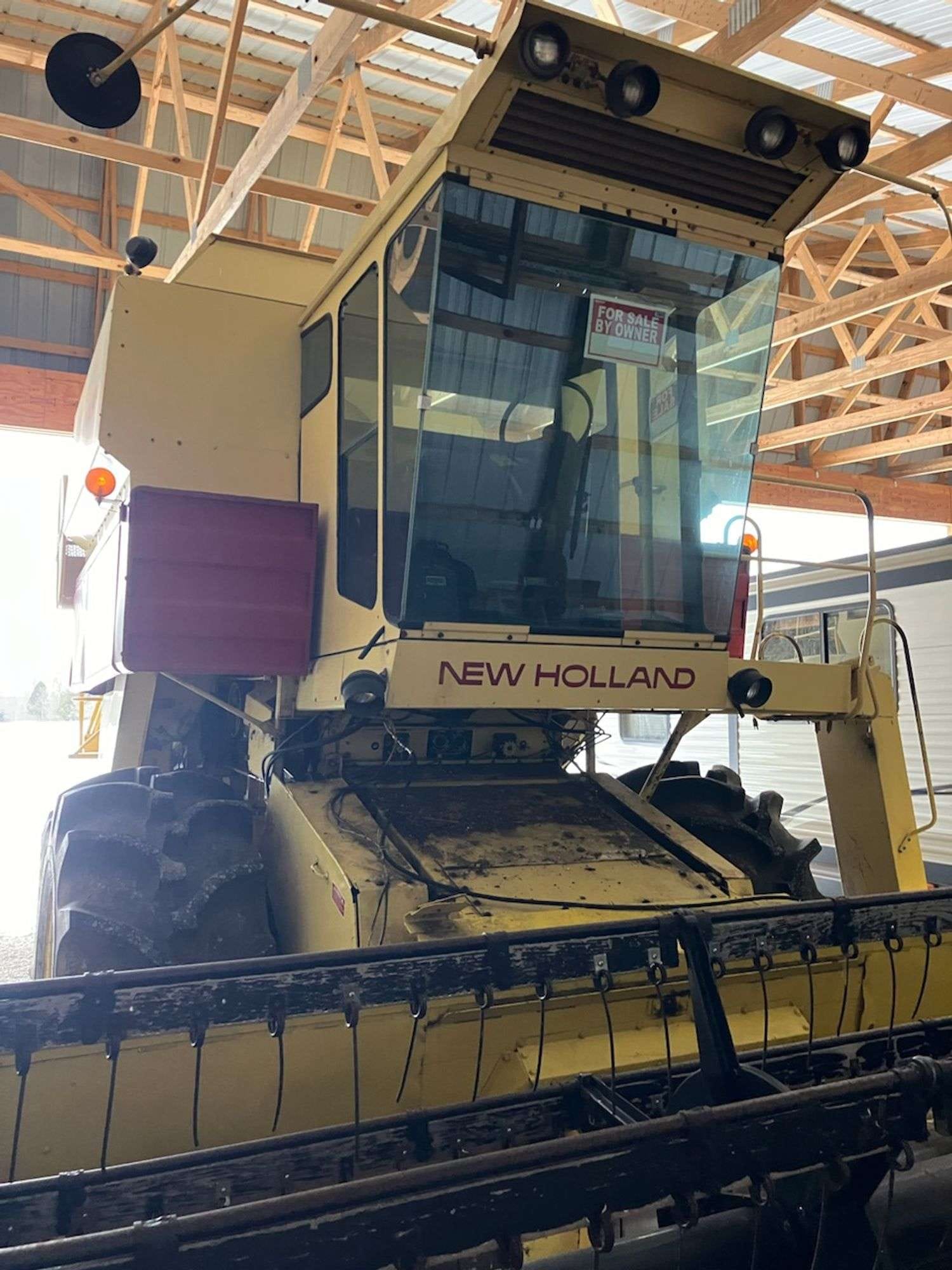 1985 New Holland TR75 Equipment Image0