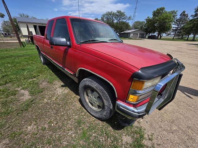 Image of Chevrolet 1500 equipment image 3