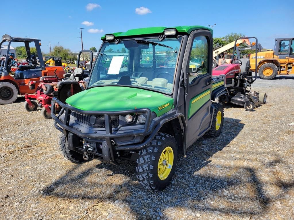 2019 John Deere XUV 835R Equipment Image0