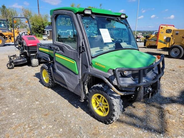 Image of John Deere XUV 835R equipment image 1