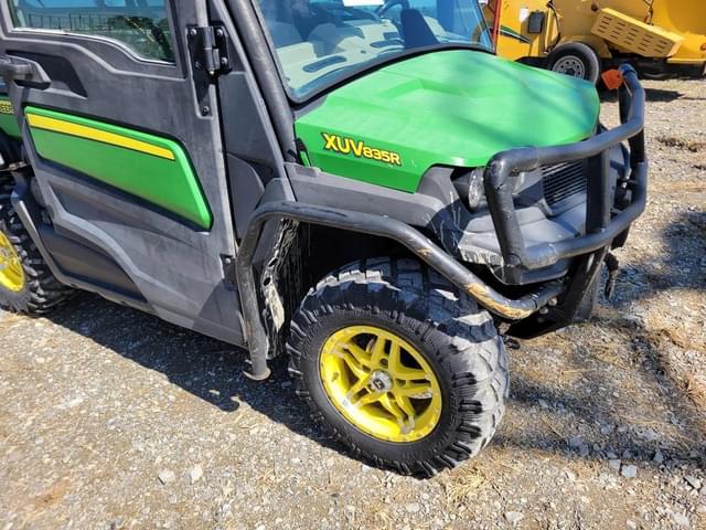 Image of John Deere XUV 835R equipment image 3