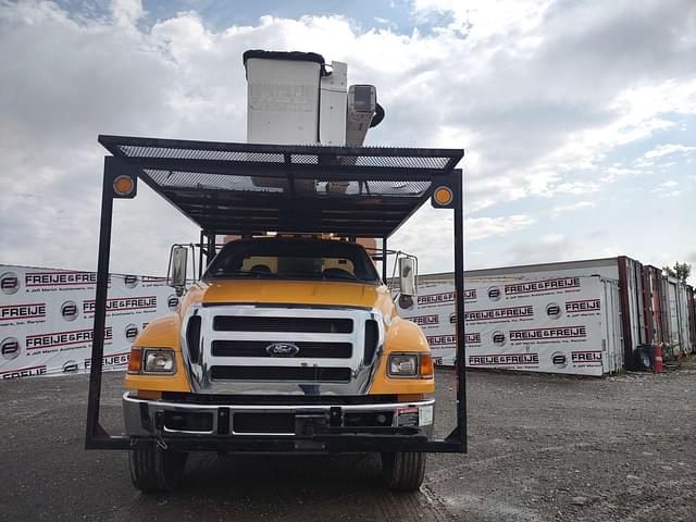 Image of Ford F-750 equipment image 1