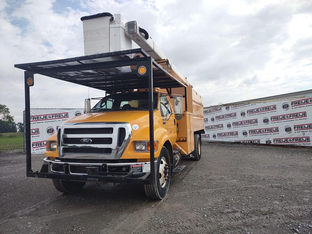 Image of Ford F-750 Primary image