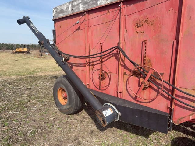 Image of M&W Little Red Wagon equipment image 3