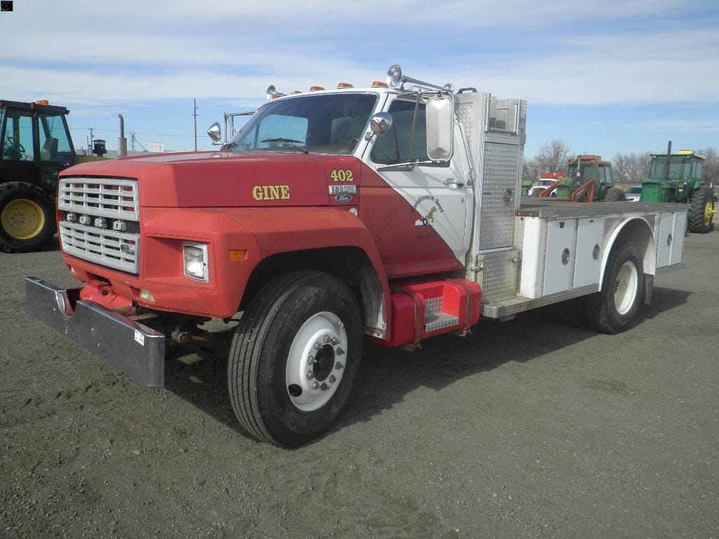 1982 Ford F-700 Equipment Image0