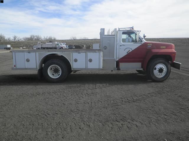 Image of Ford F-700 equipment image 3