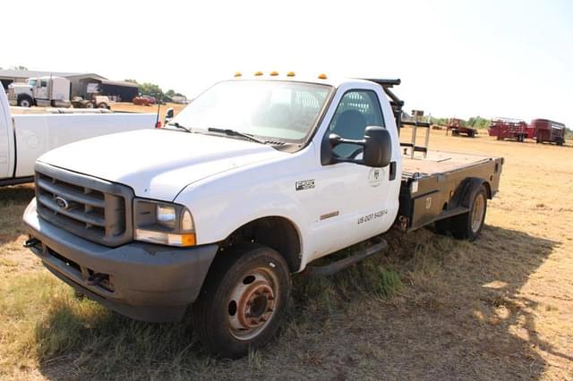 Image of Ford F-550 equipment image 3