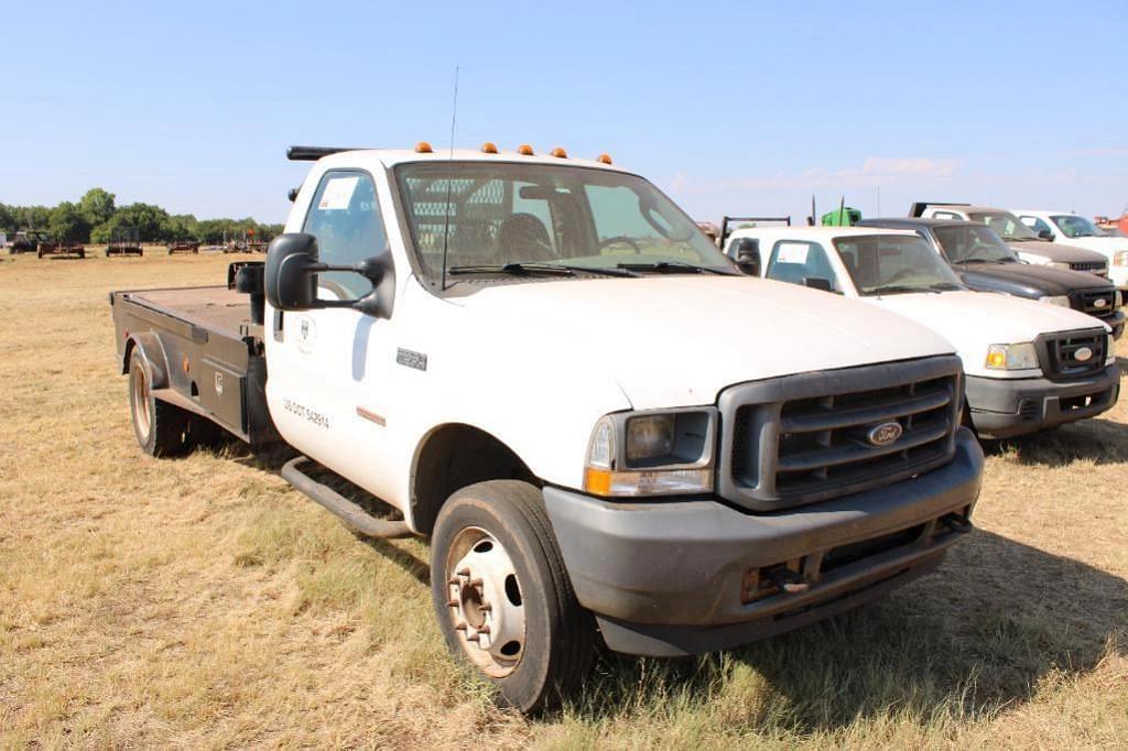 Image of Ford F-550 Primary image