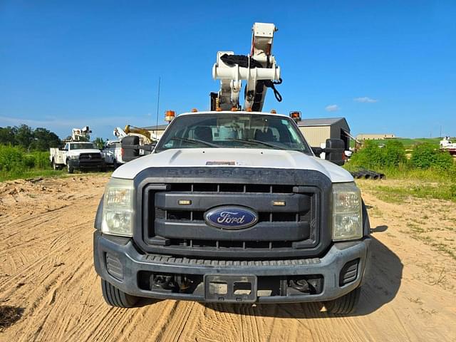 Image of Ford F-550 equipment image 2