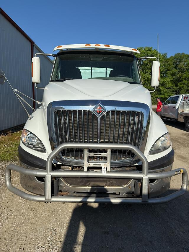 Image of International ProStar equipment image 2