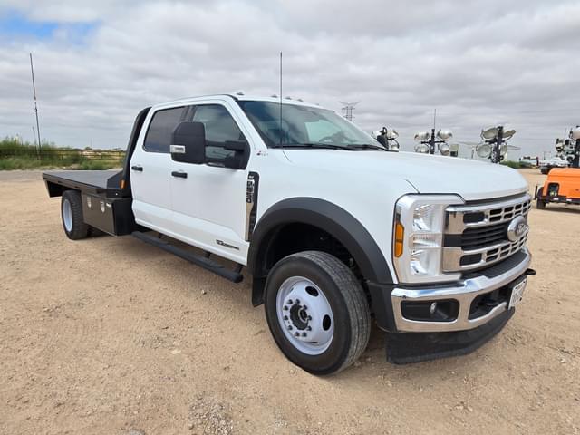 Image of Ford F-550 equipment image 1