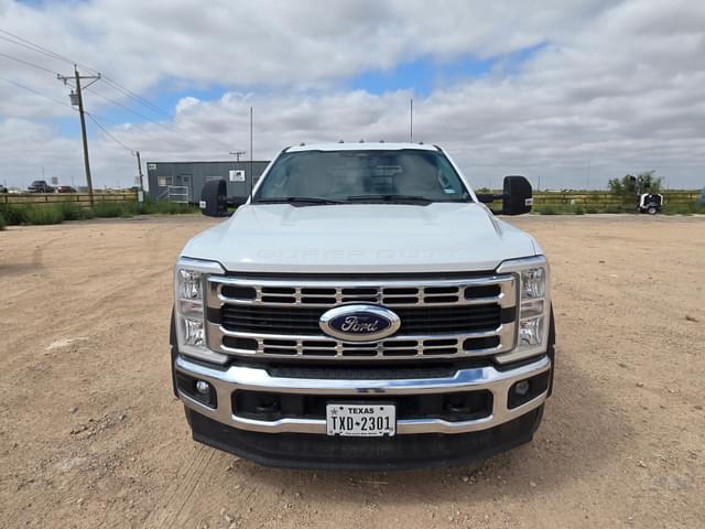 Image of Ford F-550 equipment image 4