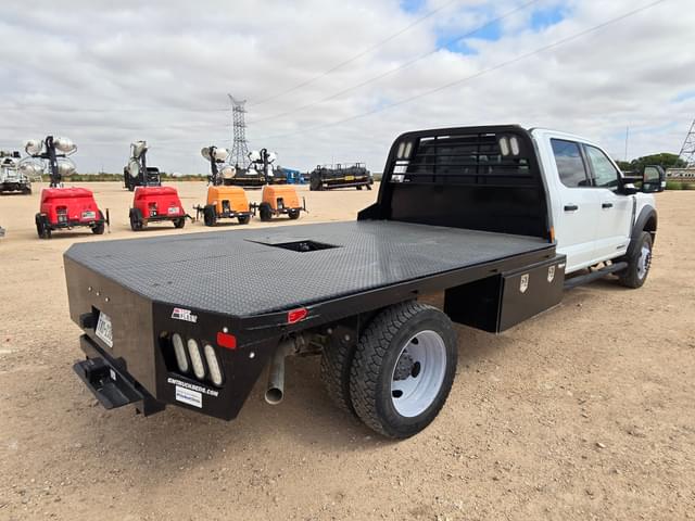 Image of Ford F-550 equipment image 3
