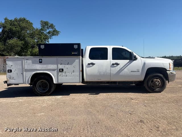Image of Chevrolet 3500HD equipment image 3