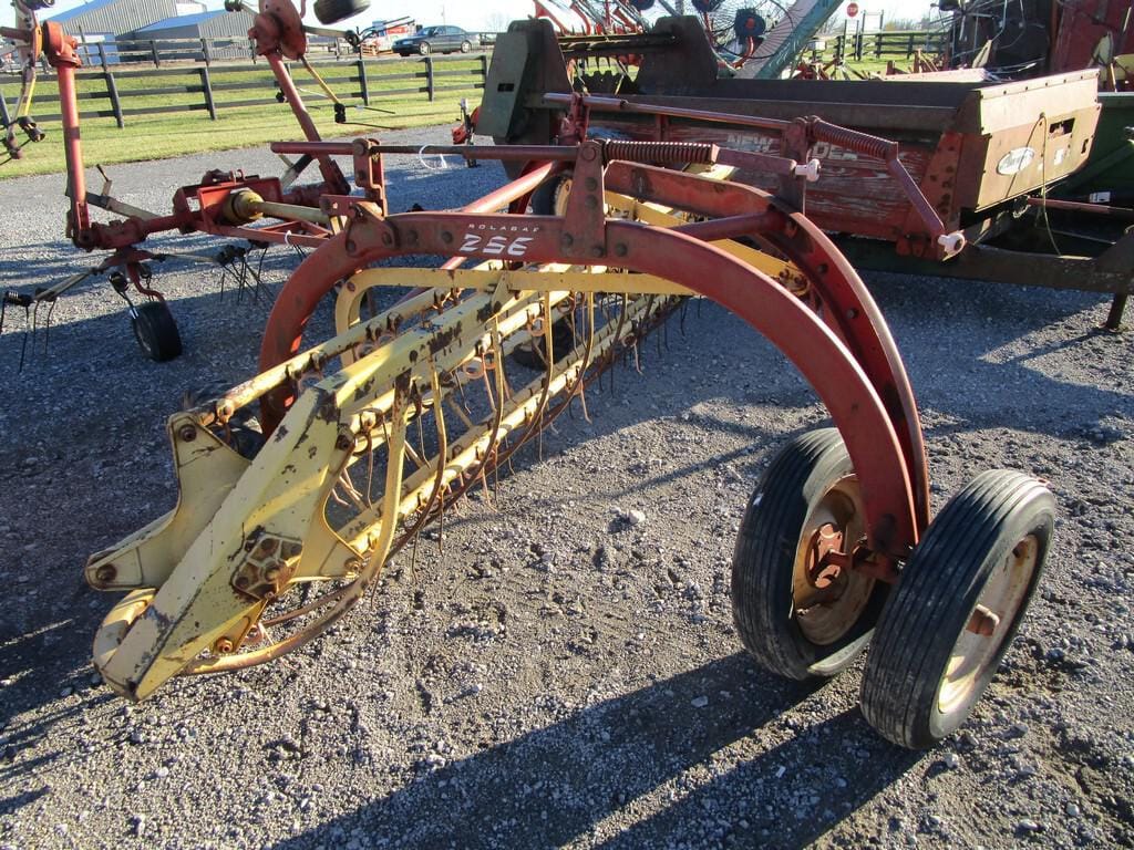 Main image New Holland 256