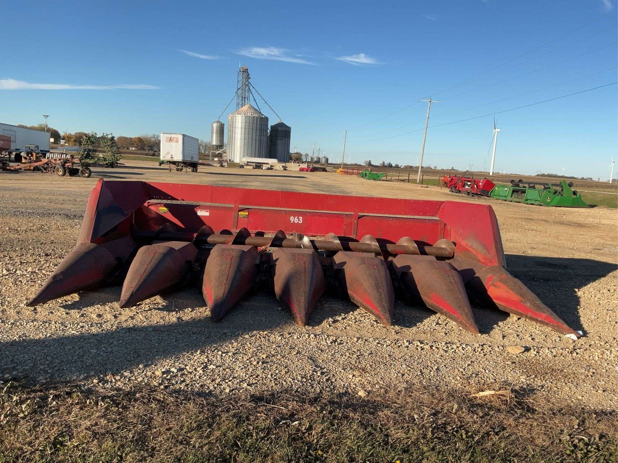 Case IH 963 Equipment Image0