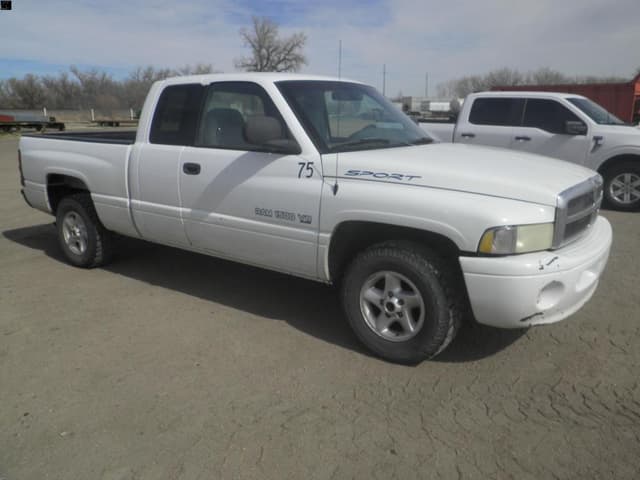 Image of Dodge Ram 1500 equipment image 2