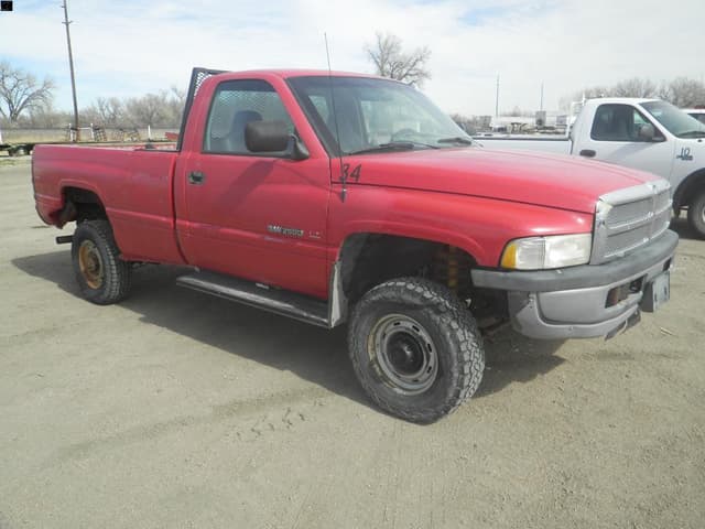 Image of Dodge Ram 2500 equipment image 2