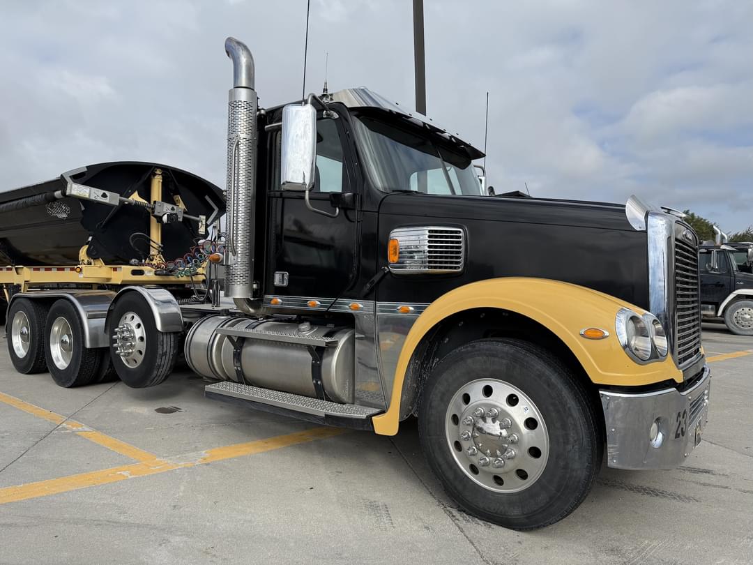 Image of Freightliner Coronado Primary image