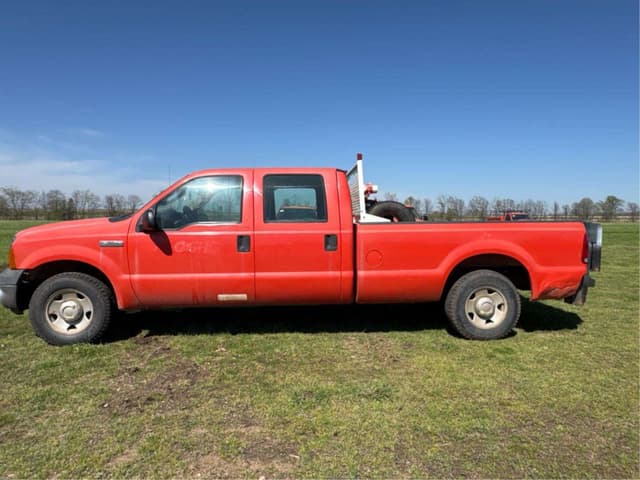 Image of Ford F-350 equipment image 1