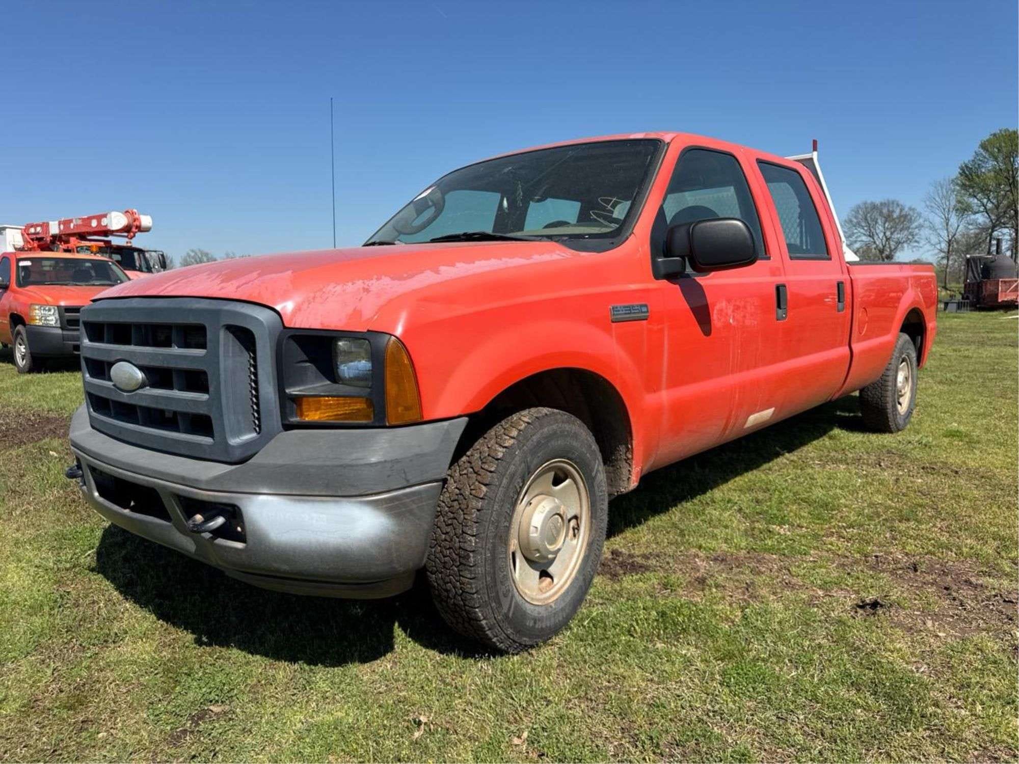 2006 Ford F-350 Equipment Image0